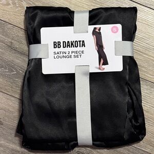 BB Dakota Elegant Black Satin Lounge Set
